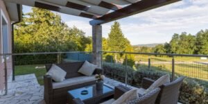 brown wicker chairs and table